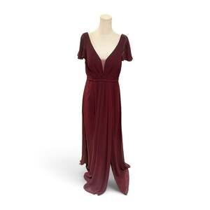 Azazie Rylee Burgundy Chiffon Bridesmaid Dress Size 10 Maxi V-Neck Slit Prom